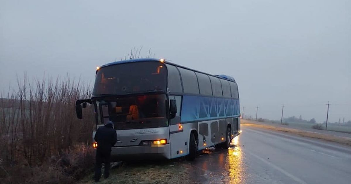 Ожеледиця на дорогах Київщини