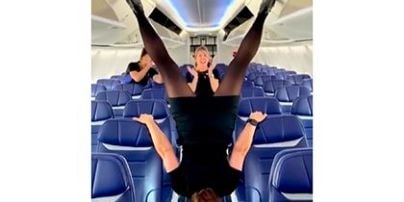 Снимок стюардесс в мини-юбках вызвал возмущение в сети - ЗНАЙ ЮА
