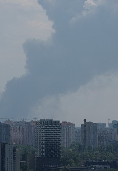 У Києві два влучання внаслідок нової атаки