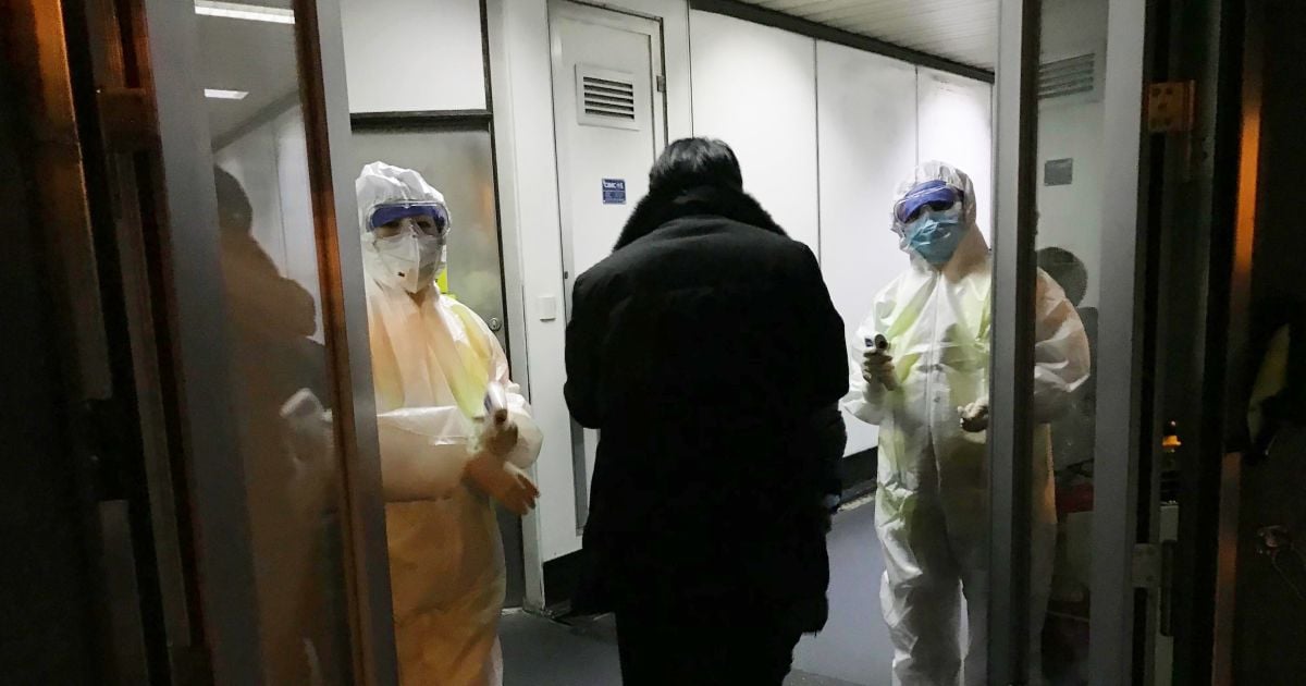 Убийственный коронавирус из Уханя. Медики впервые зафиксировали смерть от болезни за пределами Китая