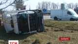 Во Львовской области грузовик разбил карету скорой