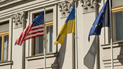 Прапори США, України та Євросоюзу