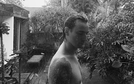 Именинник Бадоев засветил впечатляющее тату и голый торс на Бали