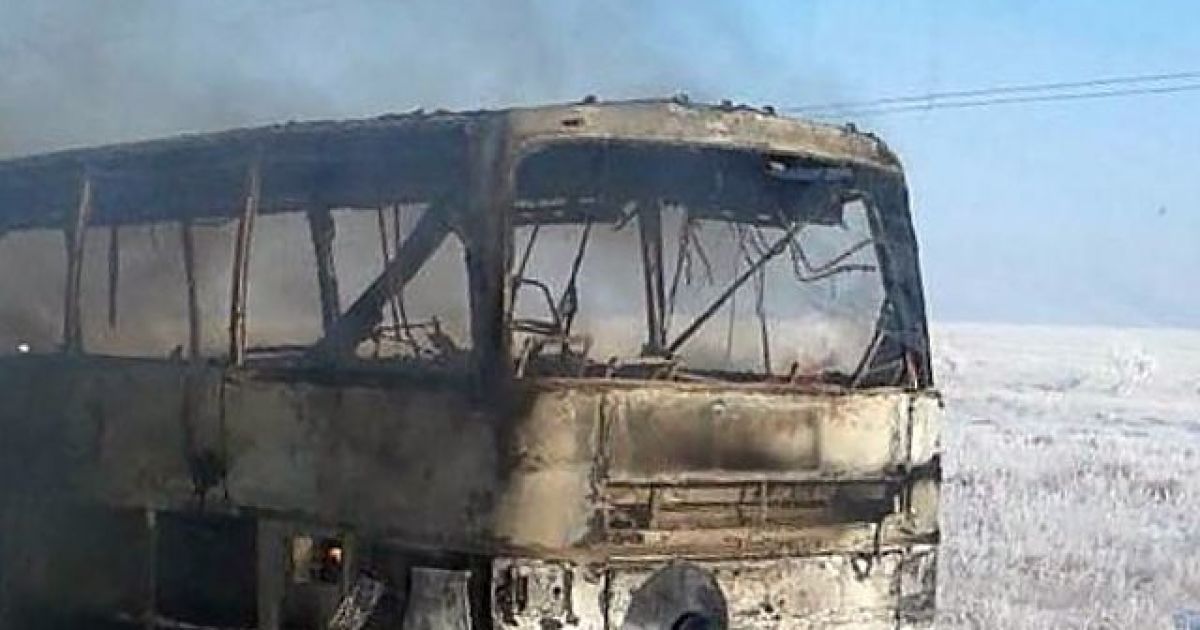 У Казахстані спалахнув автобус: більше півсотні людей загинули на місці