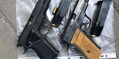 В Одессе полиция задержала иностранца с четырьмя пистолетами в пакете