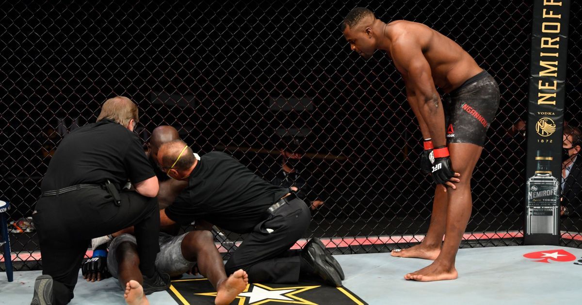 Франсис Нганнну и Жаирзиньо Розенстрайк (twitter.com/UFCNews)