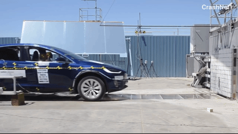 Кроссовер Tesla Model X получил высшую оценку в краш-тестах NHTSA
