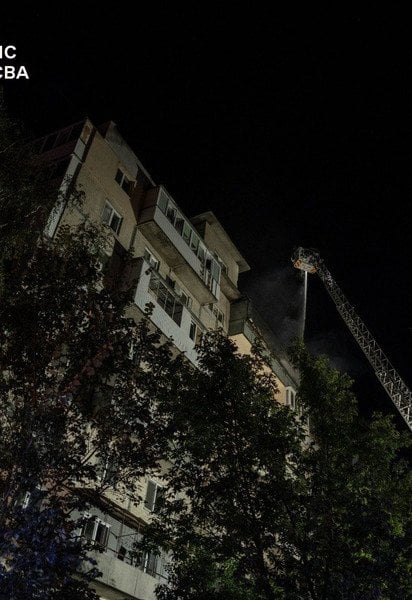 Росія вдарила по житлових будинках у Києві: що відомо про наслідки  (фото)