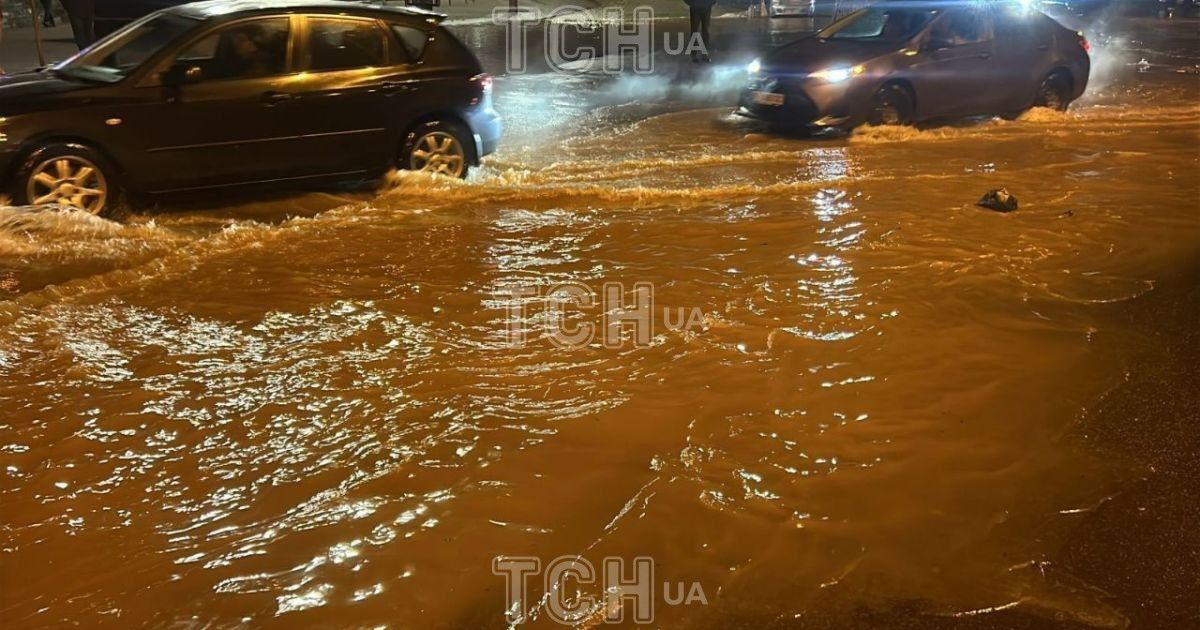 Россияне попали в водопровод