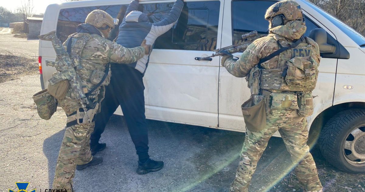 У Кременчуці СБУ знешкодила російську агентурну мережу, яка намагалась виявити і підірвати установки HIMARS та комплекси С-300._1 / © Служба безпеки України