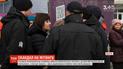В Ковеле правоохранители силой вывели журналистку с митинга, где должен был выступать Порошенко