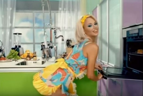 Тетяна Лідерман, кадр з кліпу "Любий, кохай мене"