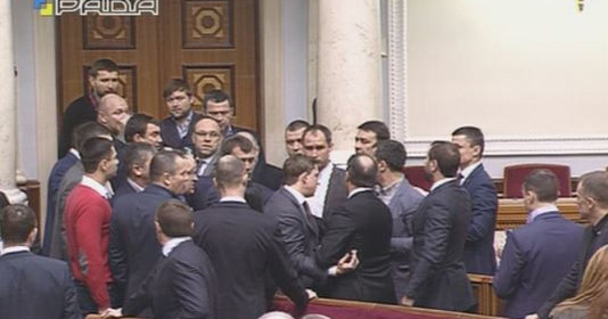 У Раді махали кулаками Ляшко і Мельничук