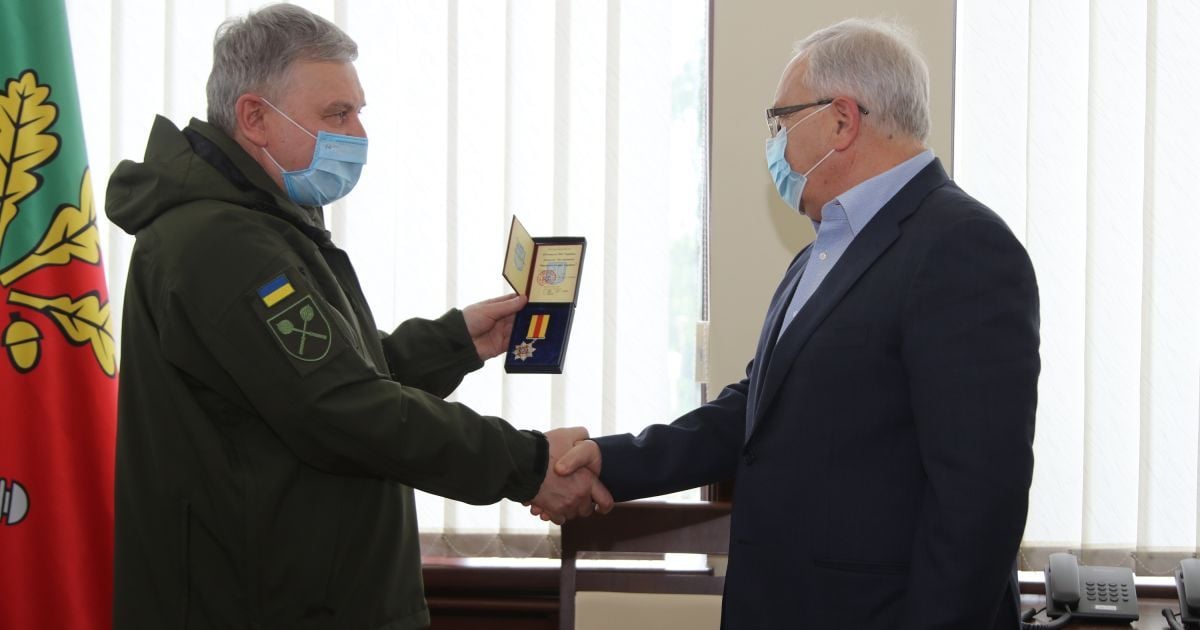 Какой армии он помогал: соцсети раскритиковали медаль Вилкулу за помощь ВСУ