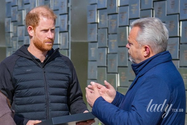 Принц Гаррі в Бучі / Фото: facebook.com/buchagolova