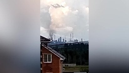 Омский НПЗ попал под атаку дронов, вспыхнул пожар