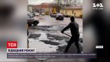 В Херсоні ремонтували дорогу під дощем | Новини України