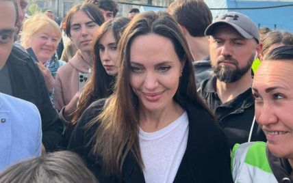 Російське видання оскандалилося через новину про приїзд Анджеліни Джолі до України