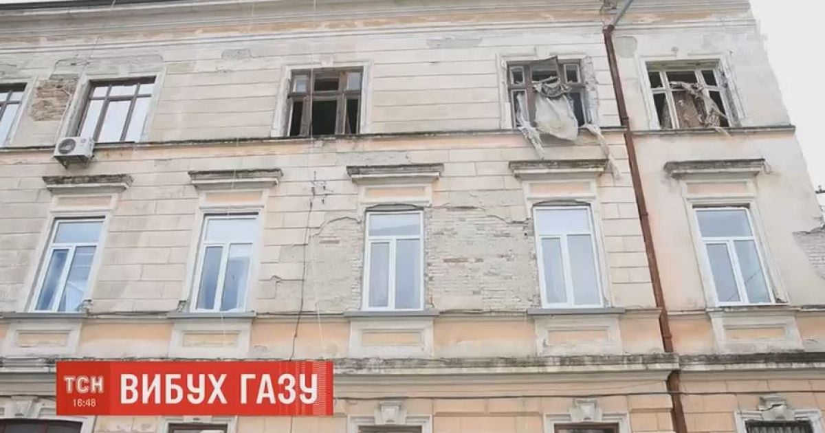 В центре Черновцов от взрыва газового котла разрушены две квартиры