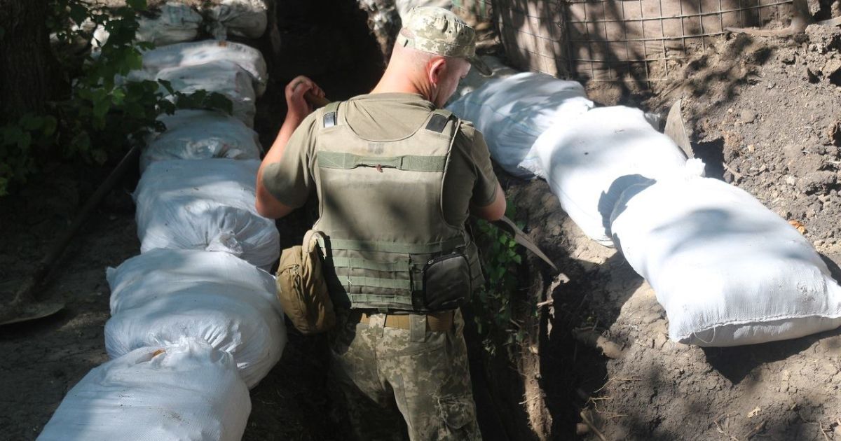 Сутки на Донбассе: террористы стреляли из запрещенного оружия, боец ООС погиб