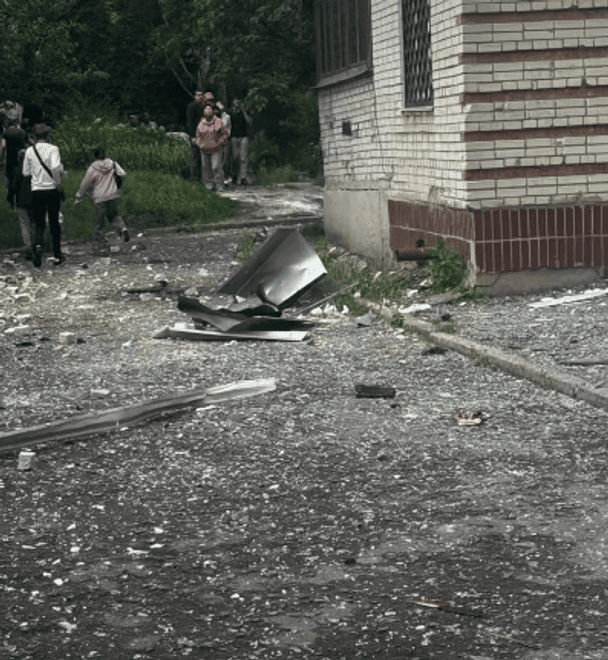 В Сумах безпілотник влучив у багатоповерхівку: які наслідки