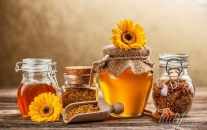 Российские пчеловоды требуют заменить "Сникерсы" на мед и прополис