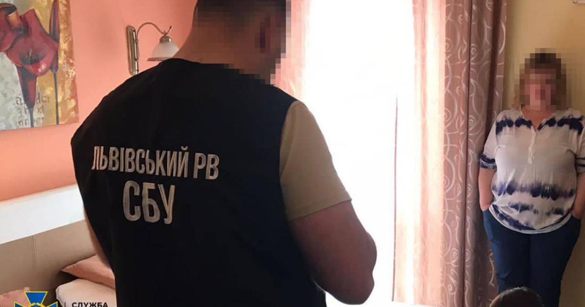 8 лет ждала "освобождения" от Украины, но сбежала во Львовскую область: СБУ задержала фанатку Путина