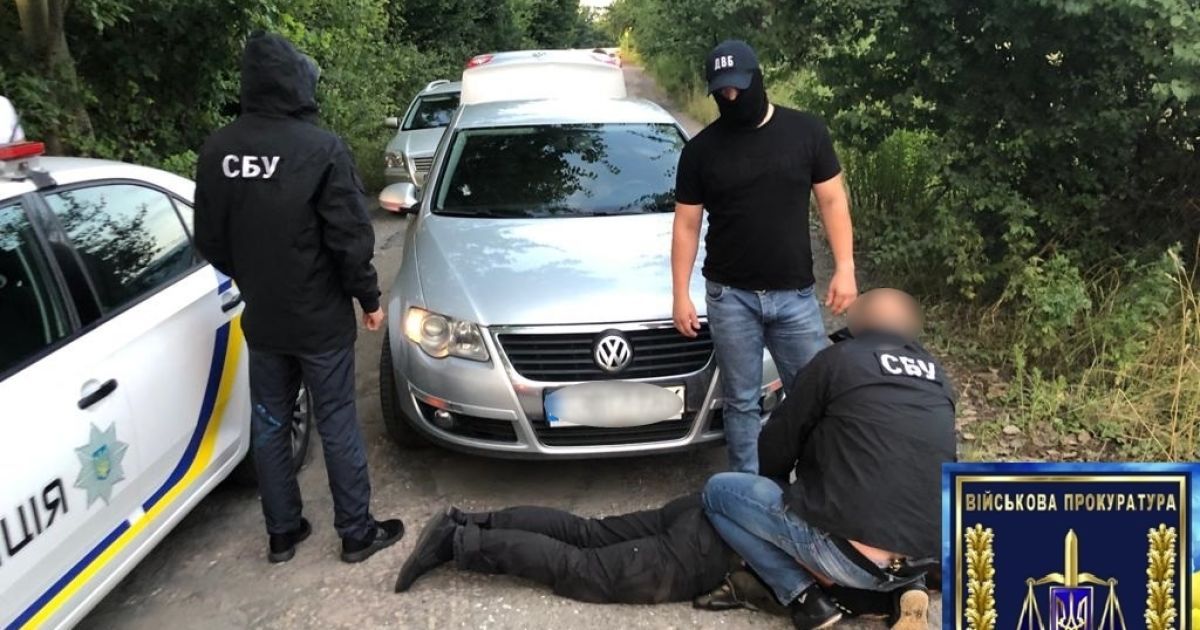 На Вінниччині затримали двох поліцейських за понад 50 випадків хабарництва