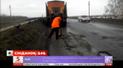 Российский ремонтник залатал дыры снегом и мусором