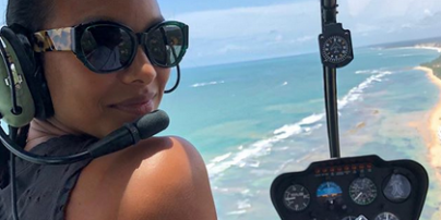 Пляж, водоспад і політ на вертольоті: "ангел" Лаіс Рібейро показала нові знімки з відпочинку