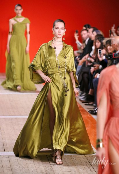 Коллекция Elie Saab прет-а-порте сезона весна-лето 2020 / © East News