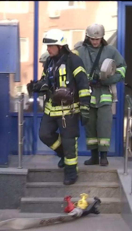 В киевском ТРЦ пожарные провели очередную проверку
