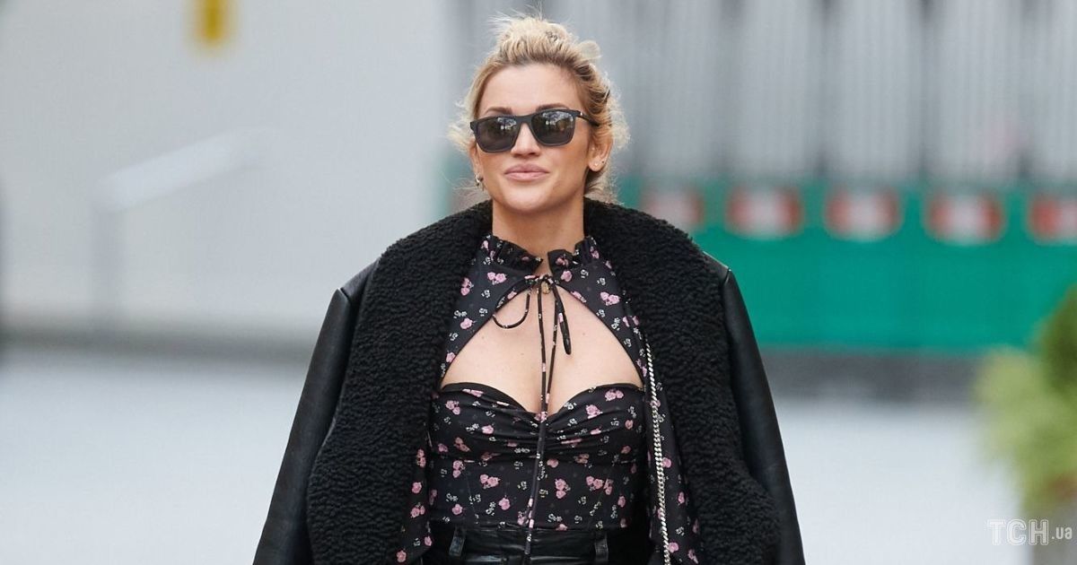 Эшли Робертс