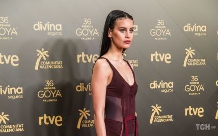Блиснула сідницями: іспанська акторка одягла сміливе вбрання на червону доріжку