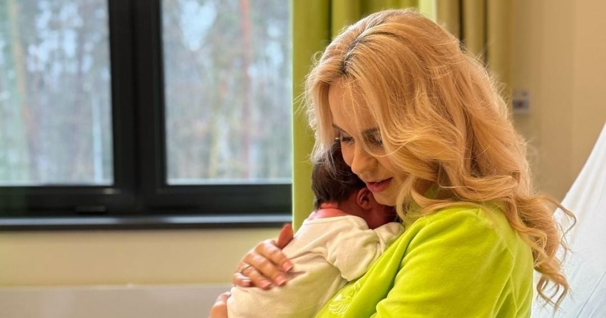 Лілія Ребрик із новонародженою донькою
