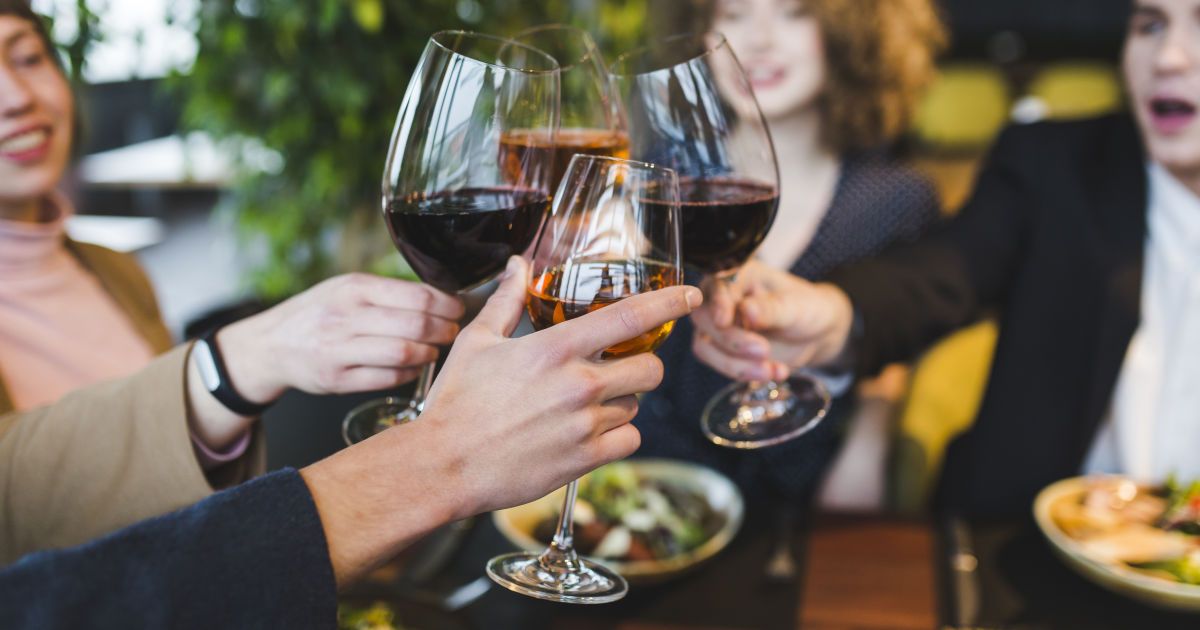 Кому по дате рождения нельзя пить алкоголь