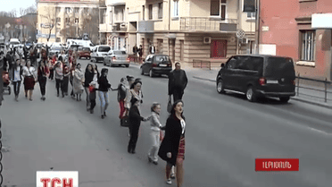 В Тернополі сотня людей співала гаївки