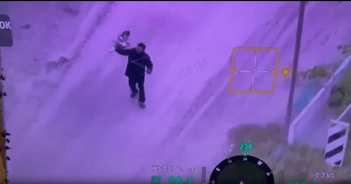 Мешканець Покровська зупинив російський дрон голіруч