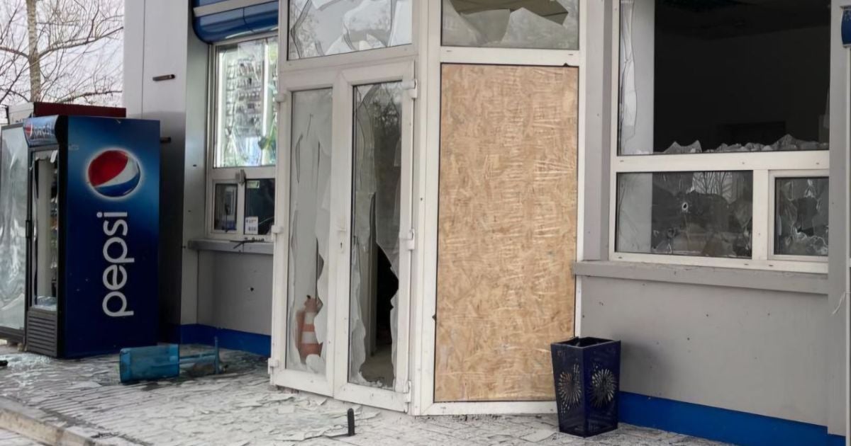 Последствия удара дроном в Никополе