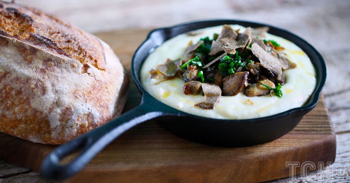 Фондю з грибами на сковороді