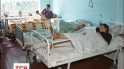 В Киевской области пьяный мотоциклист сбил женщину с детьми