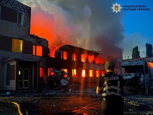 Російські війська завдали чергового удару по Києву балістичними ракетами / © Національна поліція України