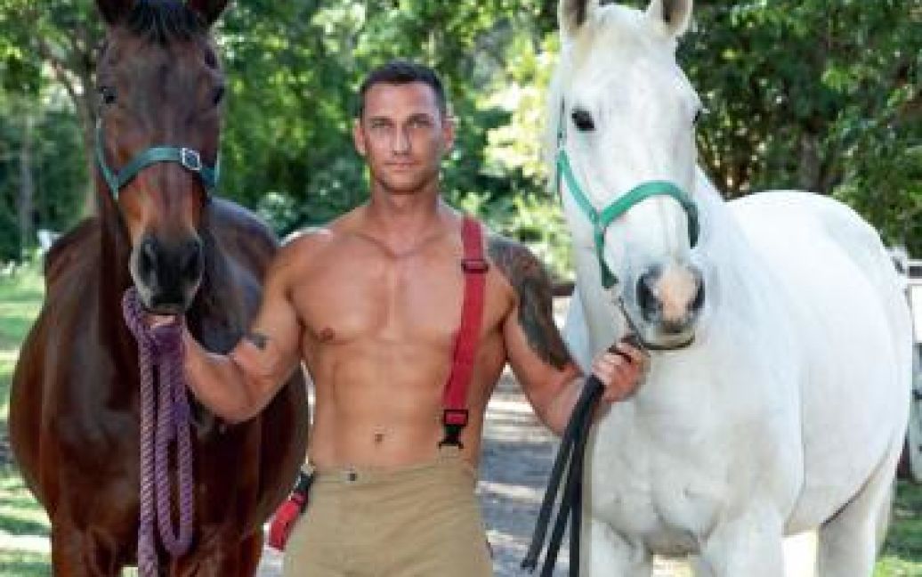 © Australian firefighters calendar