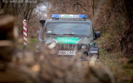 Біженці намагались перетнути кордон та кидали каміння: у Польщі за допомогу іноземцям затримали двох українців