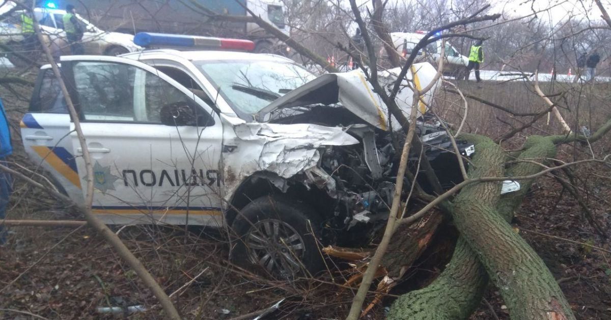 На Харьковщине за воскресенье в ДТП пострадали пятеро полицейских