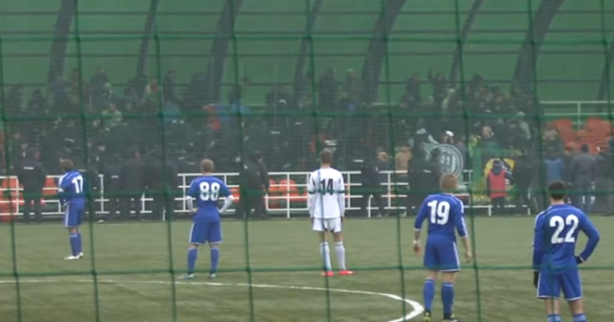 Российская полиция избила фанатов на матче "Орел" - "Авангард".