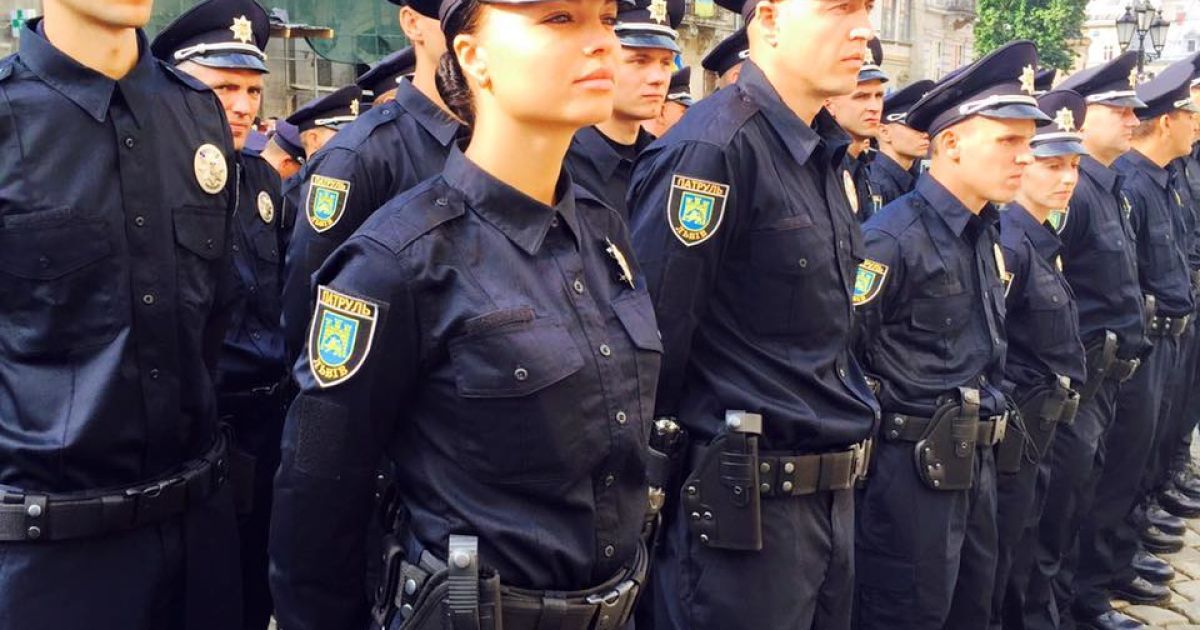 Новая полиция во Львове приняла присягу