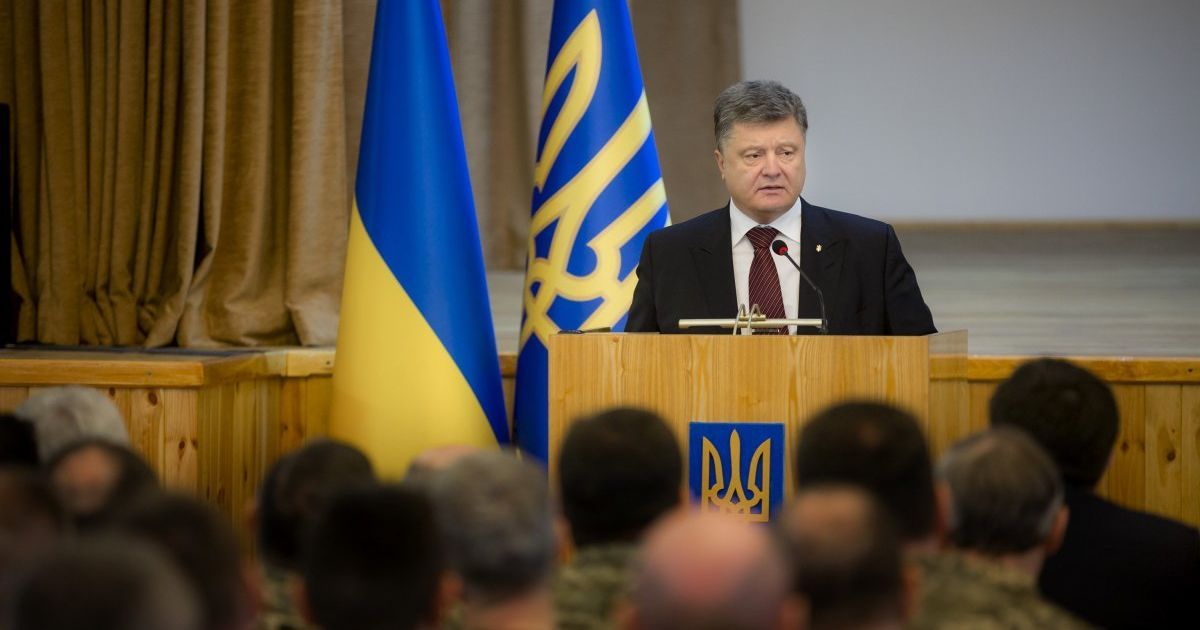 Порошенко объяснил, почему ждал с обменом Савченко вплоть до приговора суда