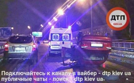 В Киеве произошло ДТП с пострадавшими на Дарницком мосту
