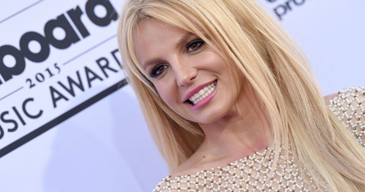 Похудевшая Бритни Спирс похвасталась плоским животиком и стройными ногами